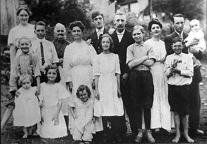 The Walter Clifton Hamner and Susan Henry (Spencer) Hamner Family 