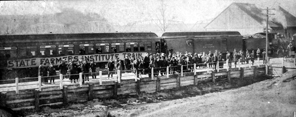 State Farmers Institute Train stopping in Scottsville, 1915