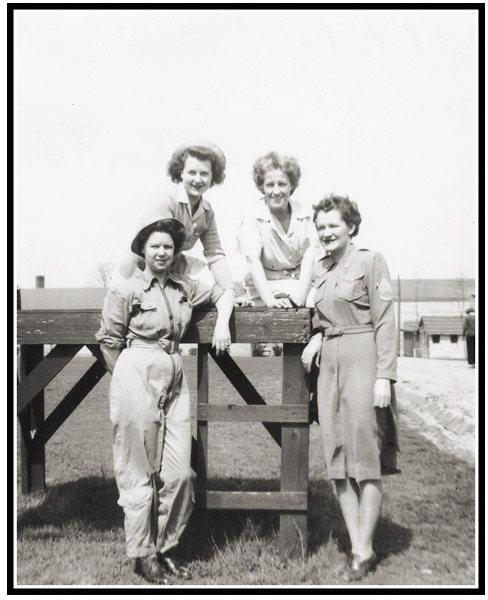 Alice Black and her friends at Wright Airfield, Ohio, 1944