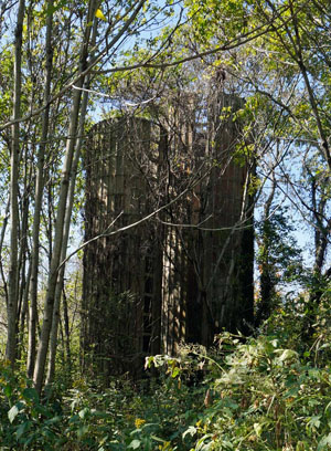 Abandoned silo on Snowden lowlands, 2013