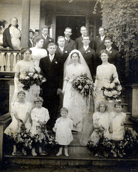 Wedding of Charles R. Dorrier and Clara Lee Pitts, 1911