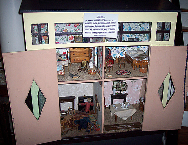Interior of Susie Blair's dollhouse