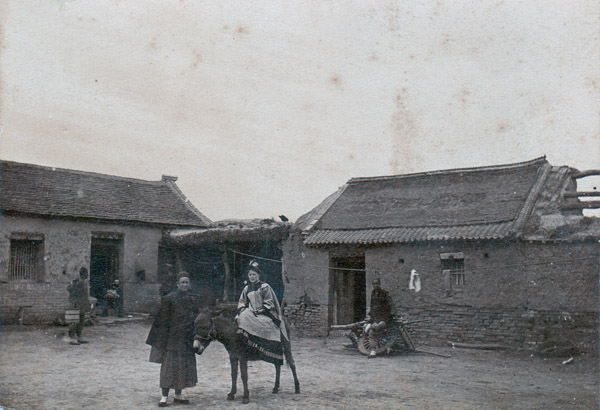 Lottie Moon and Geo. S. Hayes, Tengchow, China, ca. 1875