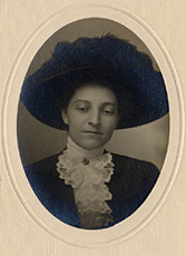 Annie Parker 'Parke' Harris, 1910
