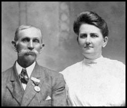 George A. and Katie E. (Norvell) Tapscott, ca. 1914