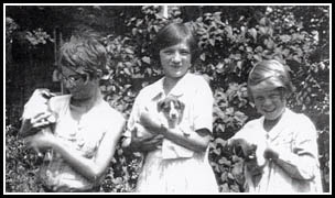 Jacqueline Beal with friends, Jane Bruce (left) and Shirle Bruce (right), 1928