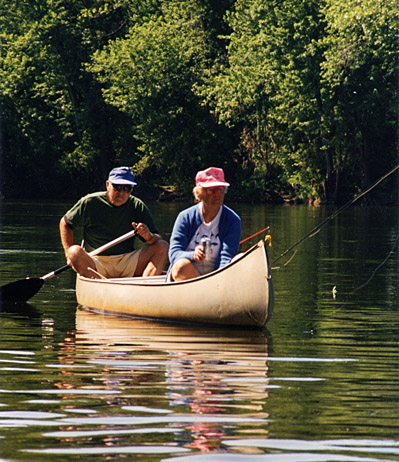 Lindsay and Anne Shirley Dorrier canoeing on the James, 1995