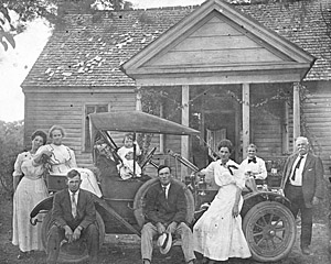 Family of John Taylor Morris and Lelia B. (Lacy) Morris, 1910