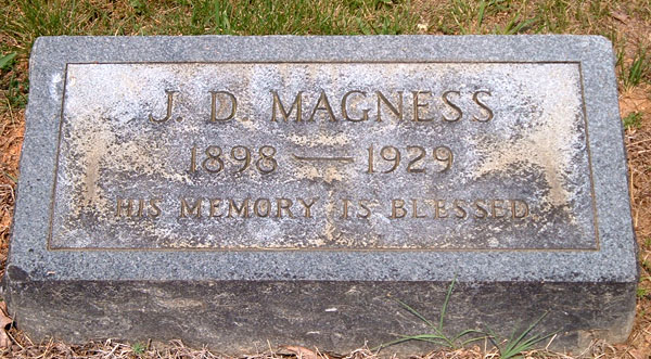 John Dewey Magness Gravestone