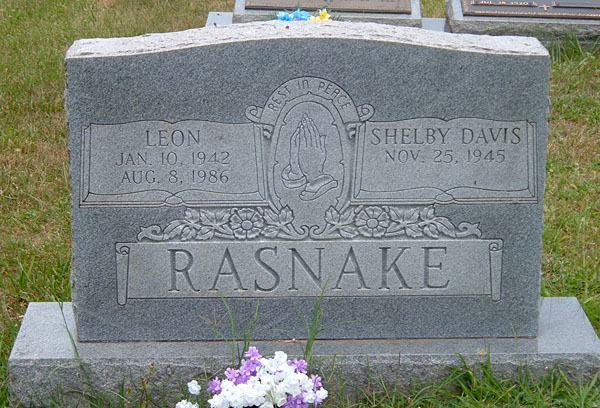 Leon Rasnake and Shelby Davis Rasnake Gravestone