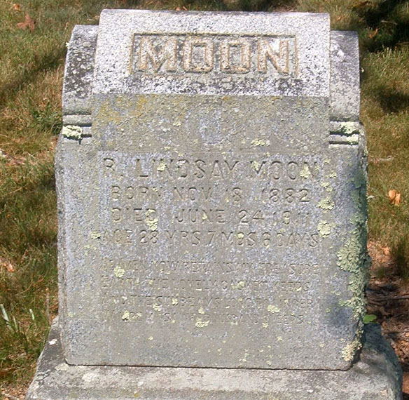 R. Lindsay Moon Gravestone