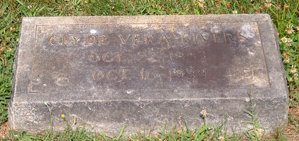 Clyde Vera Rivers Gravestone