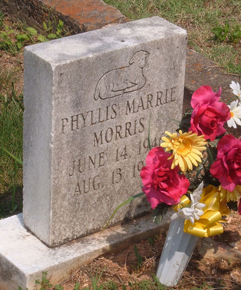 Phyllis Marrie Morris Gravestone