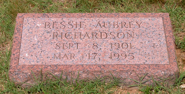 Bessie Aubrey Richardson Gravestone