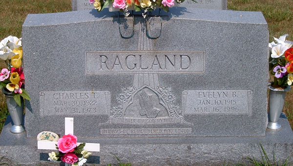Charles T. Ragland and Evelyn B. Ragland Gravestone<br>
Scottsville Cemetery