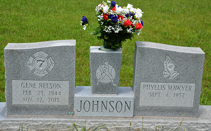 Gene Nelson Johnson and Phyllis Mawyer Johnson Gravestone, Scottsville Cemetery