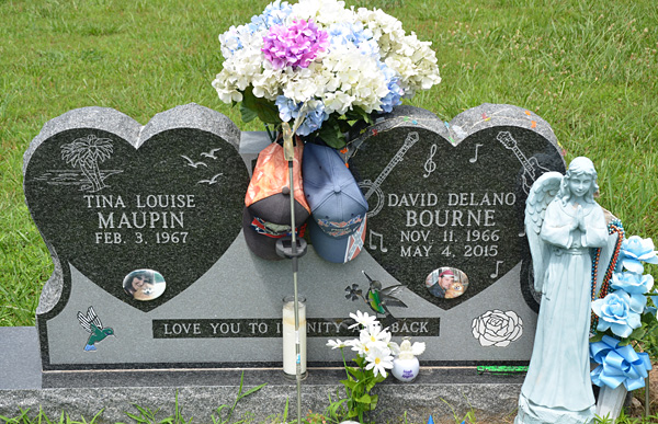 Tina Louise Maupin and David Delano Bourne Gravestone, Scottsville Cemetery