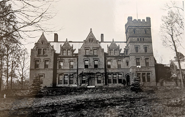 Nydrie Esmont, 1920