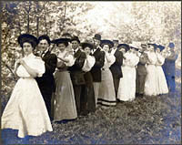A Summer Picnic in Scottsville, 1912