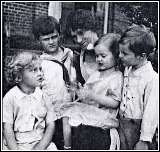 Hunter-Turner Family in Scottsville, 1929