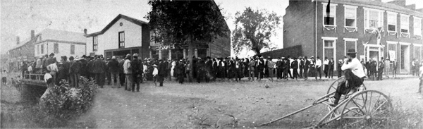 Crowds at the Confederate Reunion, 1908